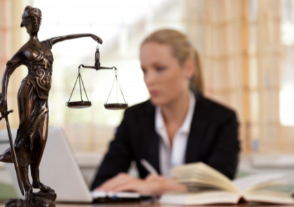 What a Kansas City Traffic Lawyer Can Do That You Can’t
